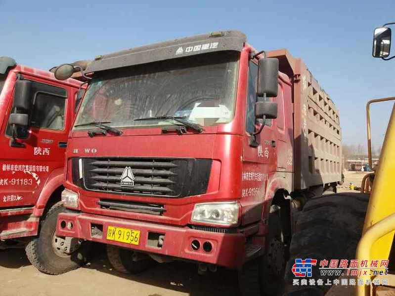 陕西出售转让二手2013年中国重汽豪泺ZZ3317N3568W自卸车