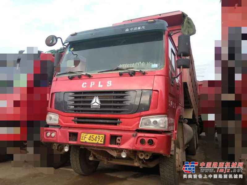 云南出售转让二手2014年中国重汽豪沃ZZ3257N3847D1自卸车