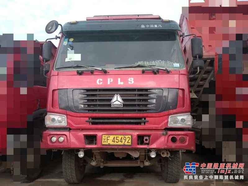 云南出售转让二手2014年中国重汽豪沃ZZ3257N3847D1自卸车