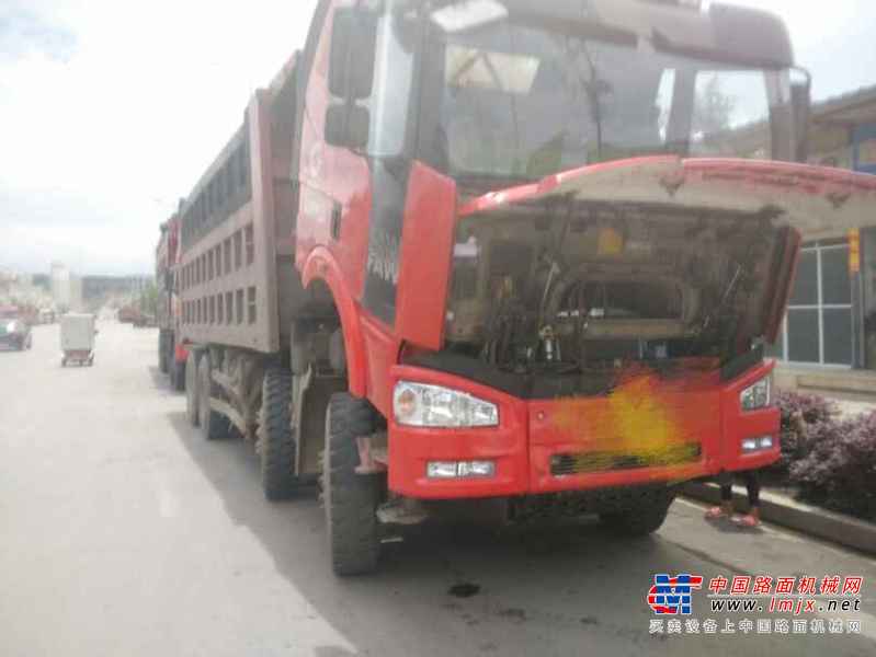 云南出售转让二手2012年中国重汽豪沃ZZ3257M2941自卸车