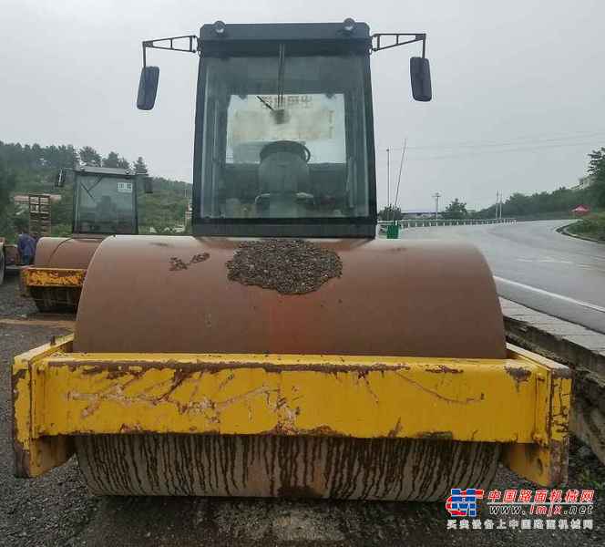 贵州出售转让二手6000小时2010年厦工XG6204M单钢轮压路机