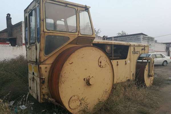 山西出售转让二手4500小时2005年洛建3Y18X21三轮压路机