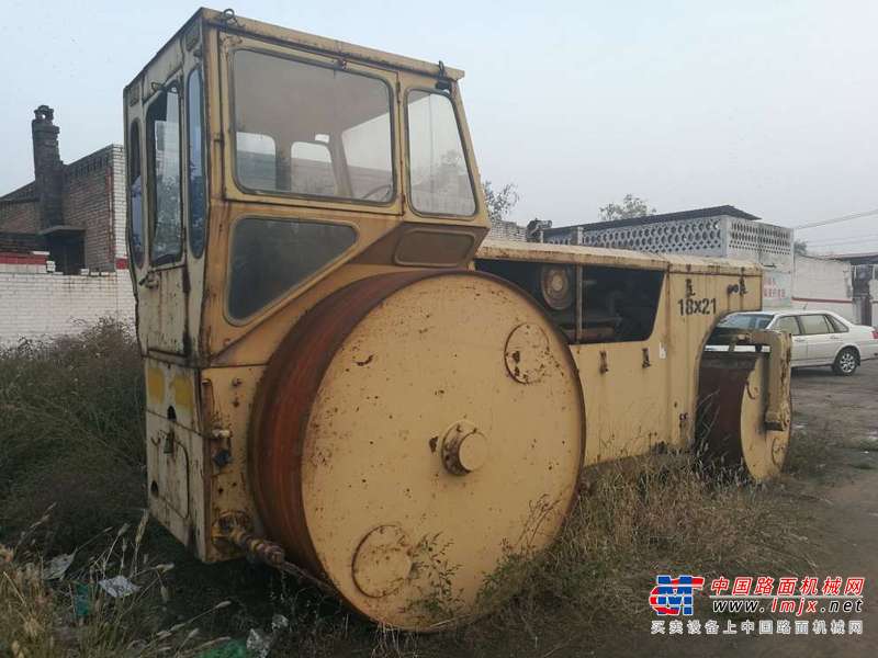 山西出售转让二手4500小时2005年洛建3Y18X21三轮压路机