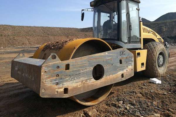 山西出售转让二手3000小时2010年洛阳路通LT320S单钢轮压路机