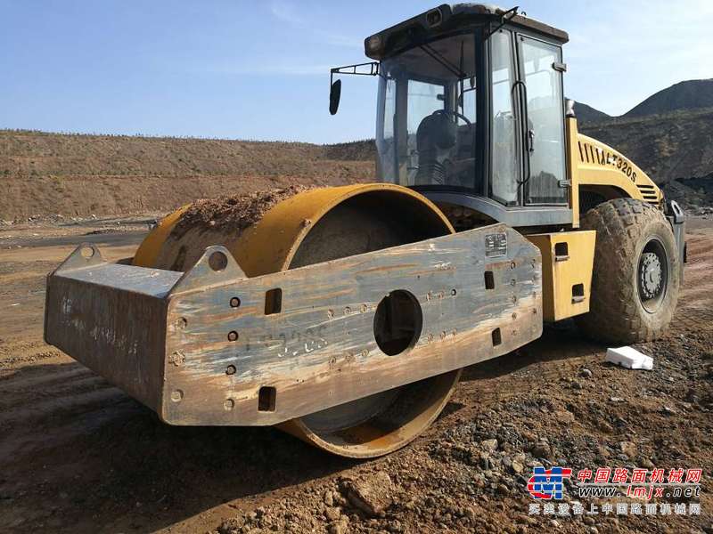 山西出售转让二手3000小时2010年洛阳路通LT320S单钢轮压路机
