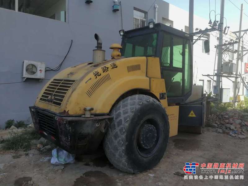 内蒙古出售转让二手15000小时2008年洛阳路通LT220B单钢轮压路机
