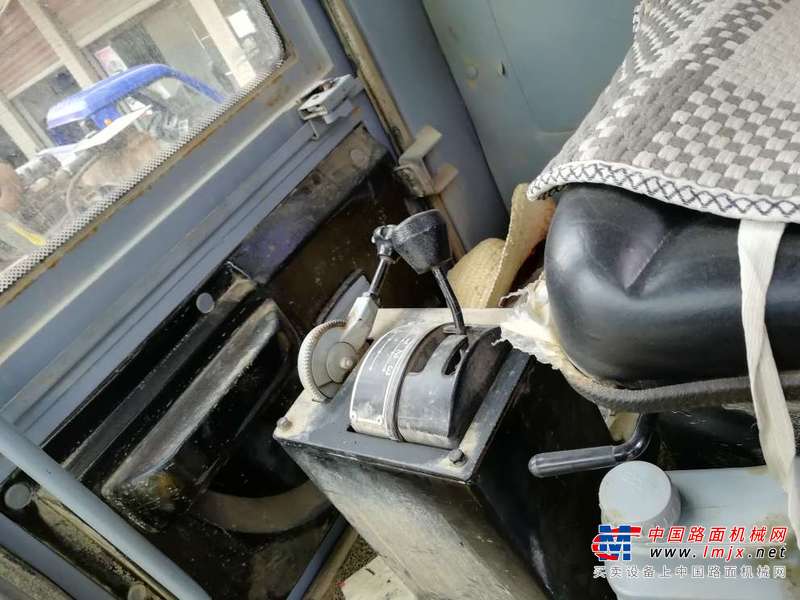 陕西出售转让二手2000小时2015年徐工XS202J单钢轮压路机