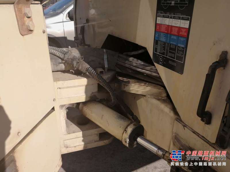 内蒙古出售转让二手10000小时2005年英格索兰DD130双钢轮压路机