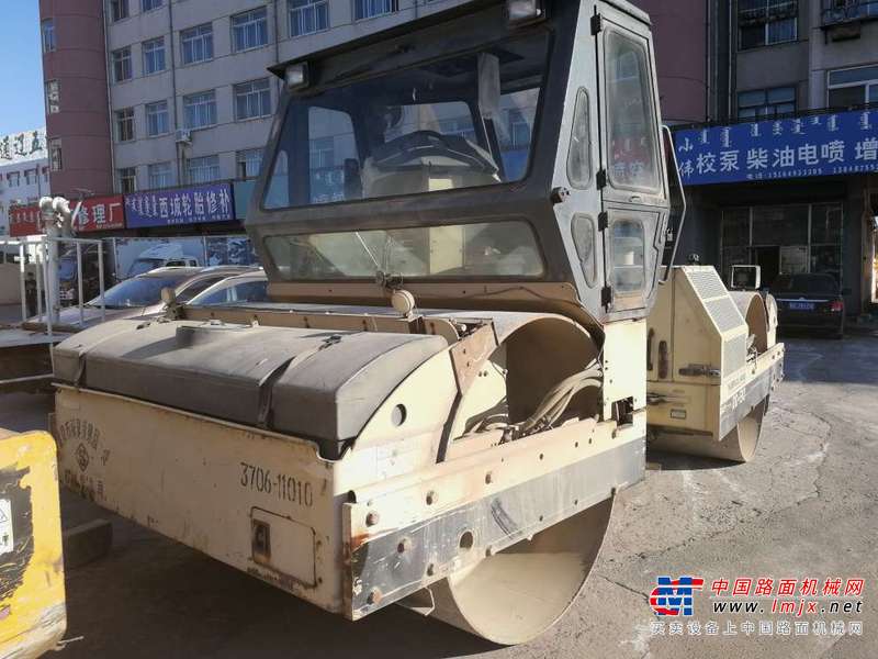 内蒙古出售转让二手10000小时2005年英格索兰DD130双钢轮压路机