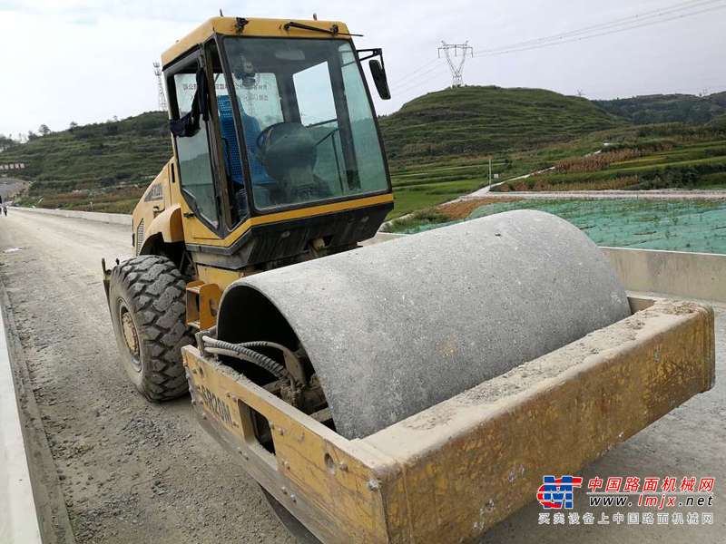 贵州出售转让二手8695小时2008年山推SR20M单钢轮压路机