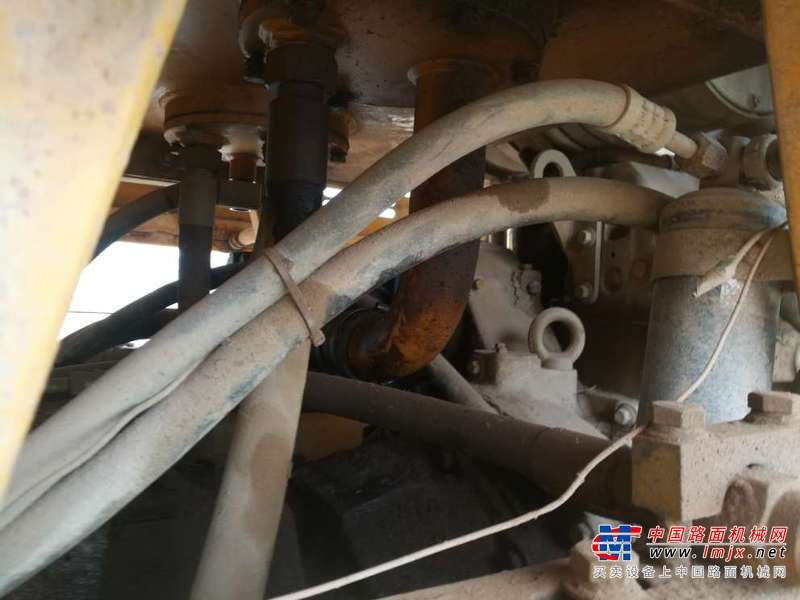 四川出售转让二手8400小时2009年龙工LG520B单钢轮压路机