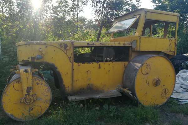 陕西出售转让二手10000小时2005年洛阳路通2YJ8X10三轮压路机