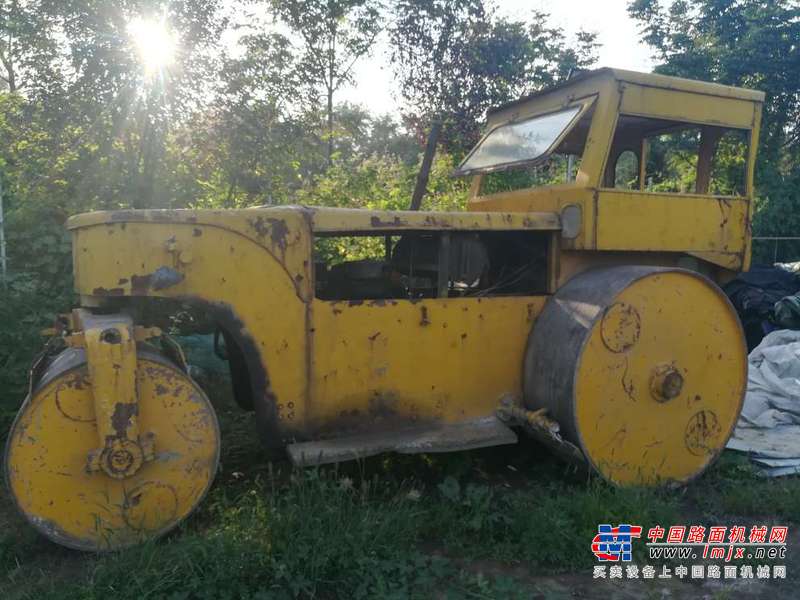 陕西出售转让二手10000小时2005年洛阳路通2YJ8X10三轮压路机