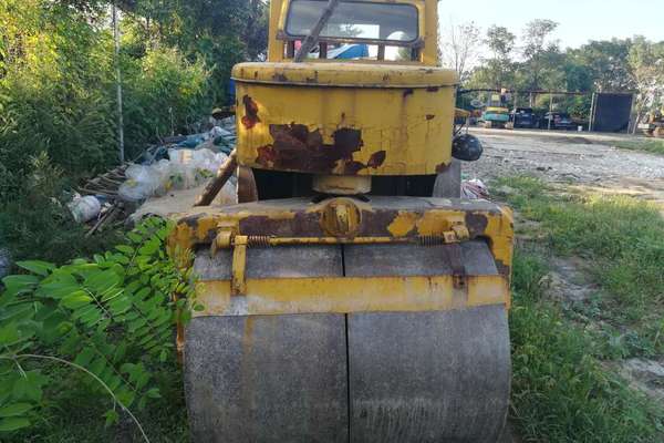 陕西出售转让二手10000小时2005年洛阳路通2YJ8X10三轮压路机