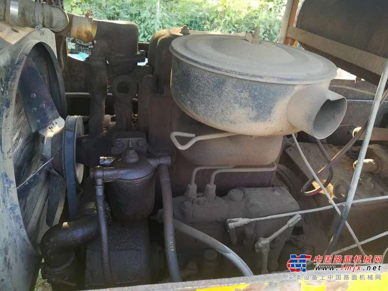 陕西出售转让二手10000小时2005年洛阳路通2YJ8X10三轮压路机