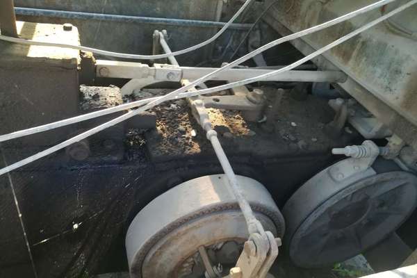 陕西出售转让二手10000小时2005年洛阳路通2YJ8X10三轮压路机