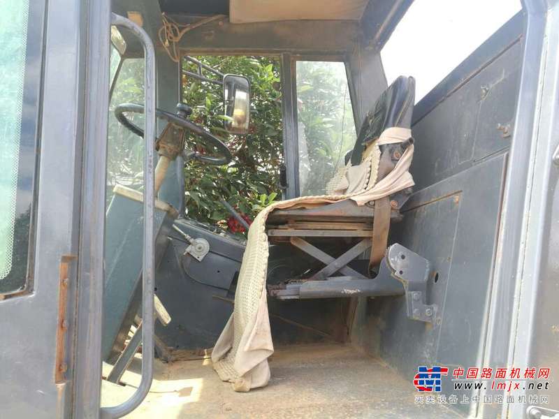 云南出售转让二手4000小时2006年洛建LSS220P单钢轮压路机