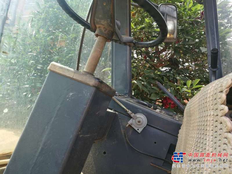 云南出售转让二手4000小时2006年洛建LSS220P单钢轮压路机