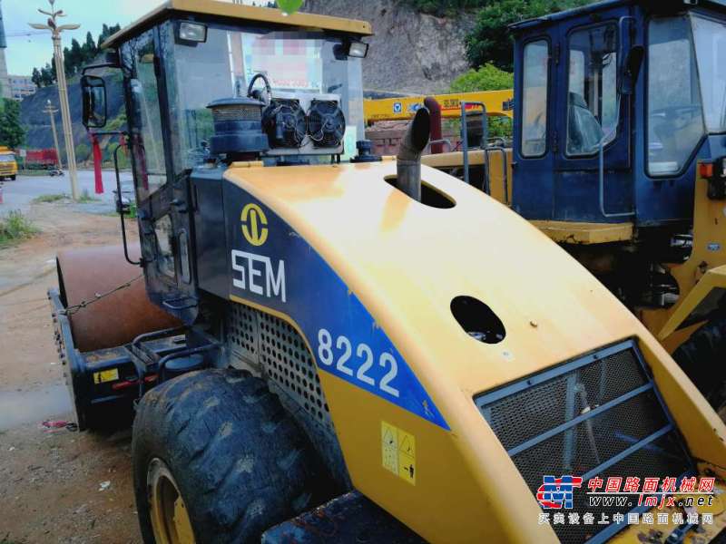 贵州出售转让二手6800小时2010年山工SEM8222单钢轮压路机