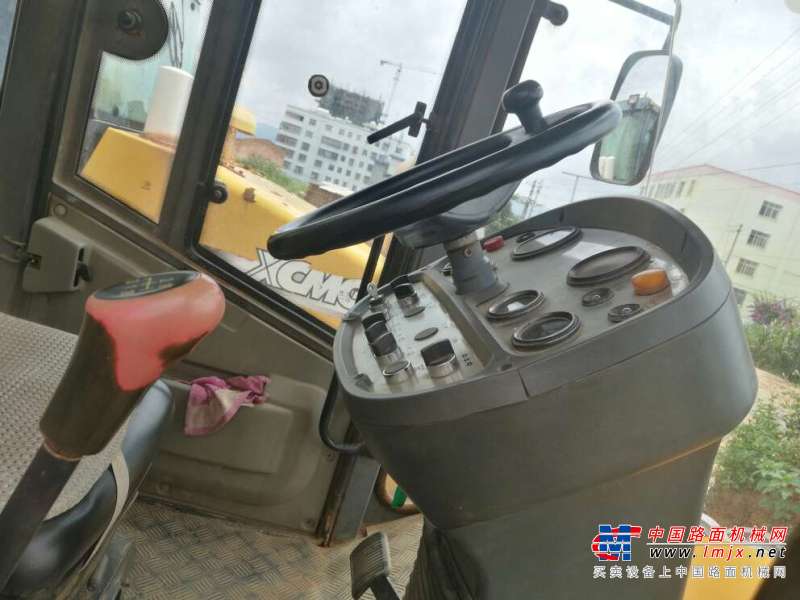 云南出售转让二手4000小时2011年徐工XS202J单钢轮压路机