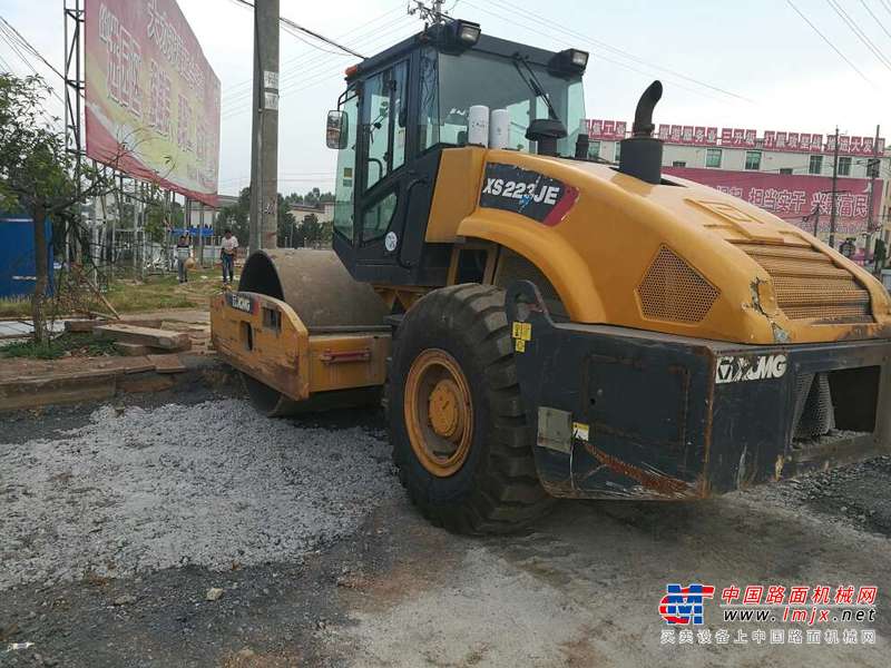 江西出售转让二手1500小时2015年徐工XS223J单钢轮压路机