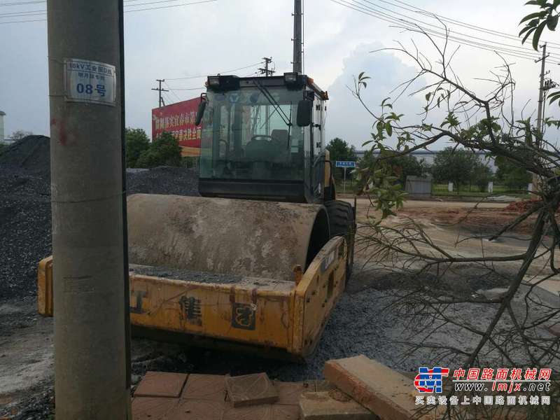 江西出售转让二手1500小时2015年徐工XS223J单钢轮压路机