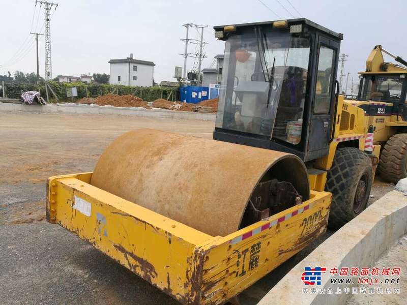 云南出售转让二手5903小时2005年江麓W2002A单钢轮压路机