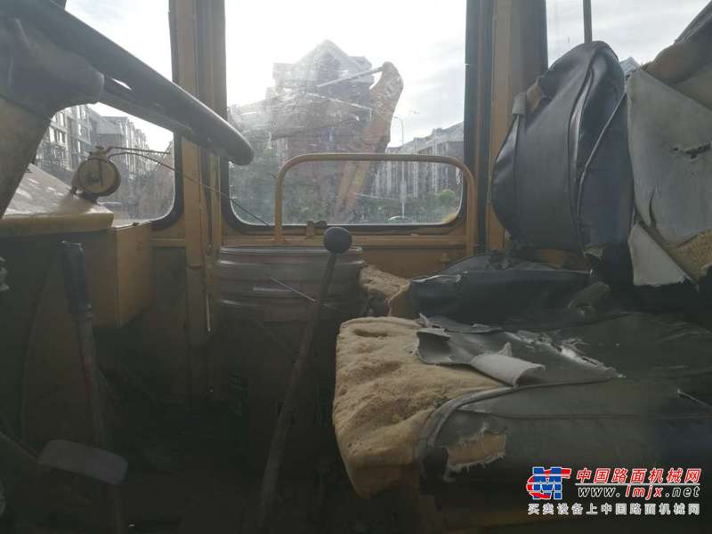 辽宁出售转让二手5000小时2005年洛建2Y8X10B单钢轮压路机