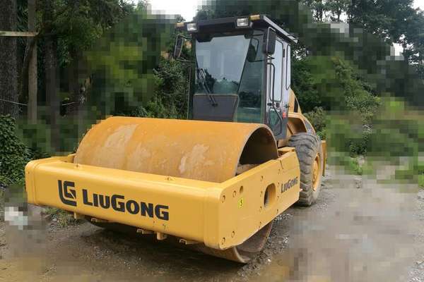 云南出售转让二手5610小时2010年柳工CLG622单钢轮压路机