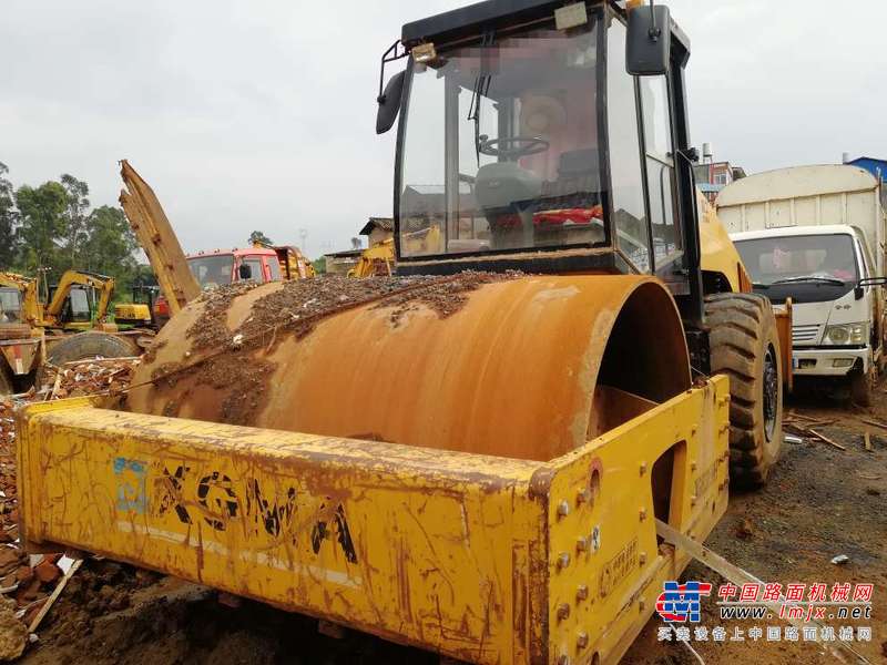 云南出售转让二手4000小时2011年厦工XG6204M单钢轮压路机