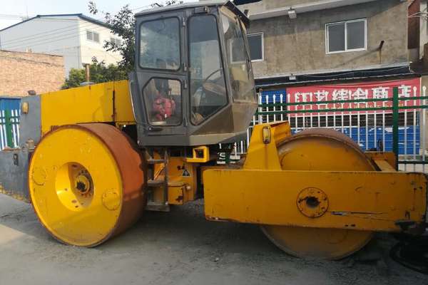陕西出售转让二手8000小时2005年厦工三明3YJ18三轮压路机