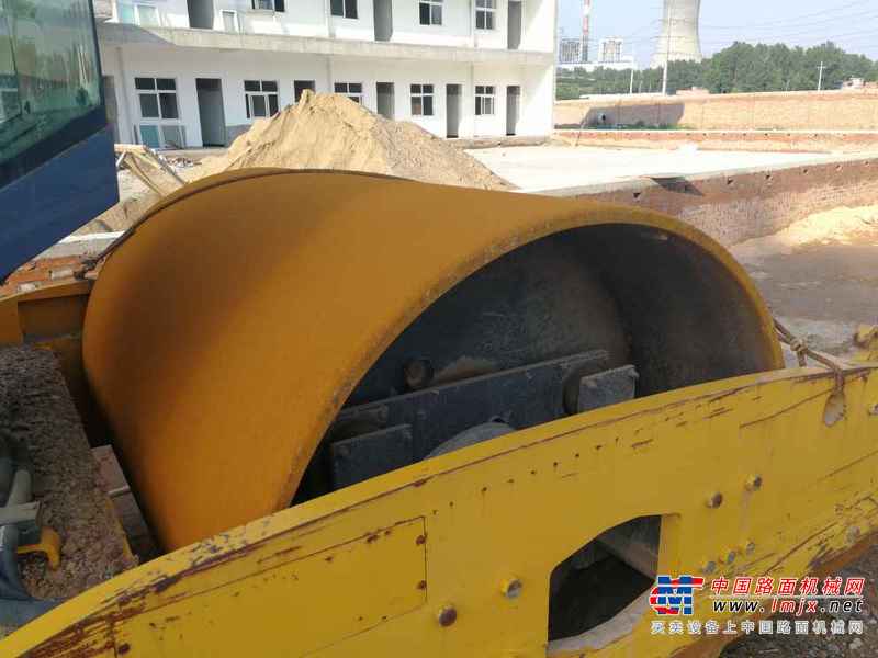 河南出售转让二手8000小时2011年徐工XS202J单钢轮压路机