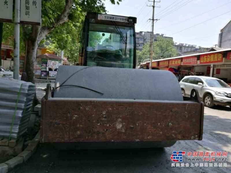 安徽出售转让二手5000小时2010年洛阳路通LT220B单钢轮压路机