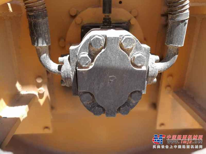 陕西出售转让二手1000小时2015年龙工LG522B单钢轮压路机