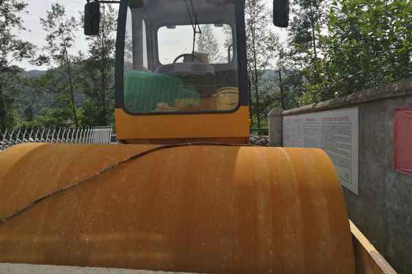 江西出售转让二手4000小时2011年龙工LG520B单钢轮压路机