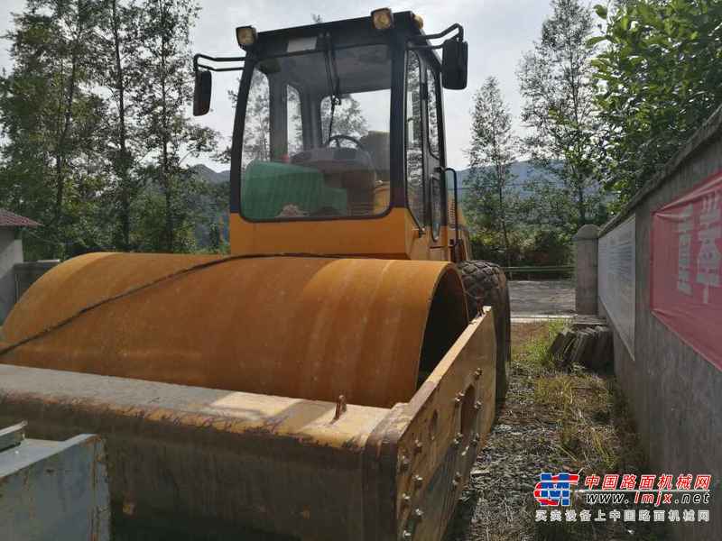 江西出售转让二手4000小时2011年龙工LG520B单钢轮压路机