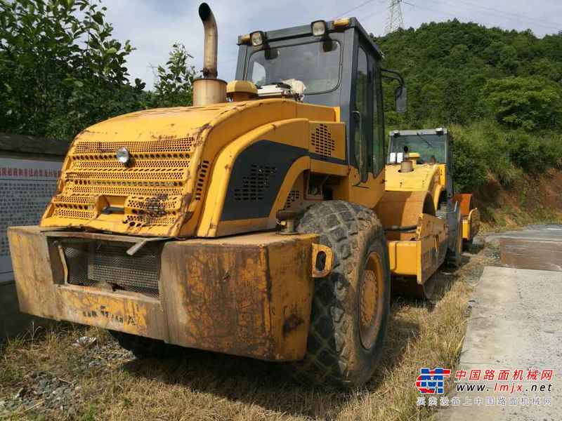 江西出售转让二手4000小时2011年龙工LG520B单钢轮压路机
