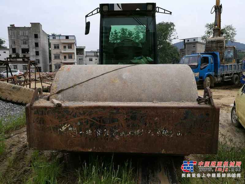 安徽出售转让二手8000小时2009年洛阳路通LT220S单钢轮压路机