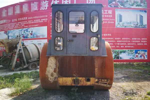 江苏出售转让二手10000小时2005年徐工3Y18三轮压路机