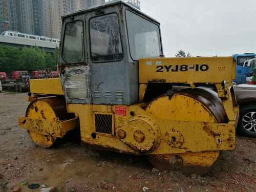 湖北出售转让二手8000小时2006年洛阳路通2YJ8X10双钢轮压路机