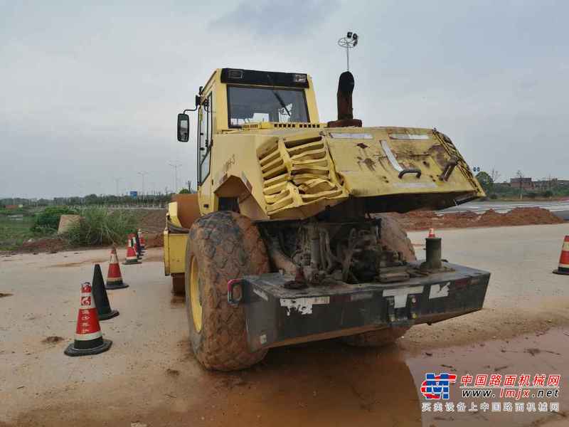 江西出售转让二手6000小时2005年宝马BW225D单钢轮压路机