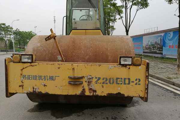 湖北出售转让二手10000小时2005年洛阳路通YZ20B单钢轮压路机