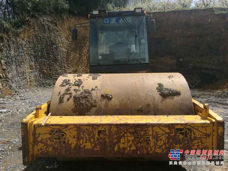 湖北出售转让二手1700小时2012年徐工XS222J单钢轮压路机