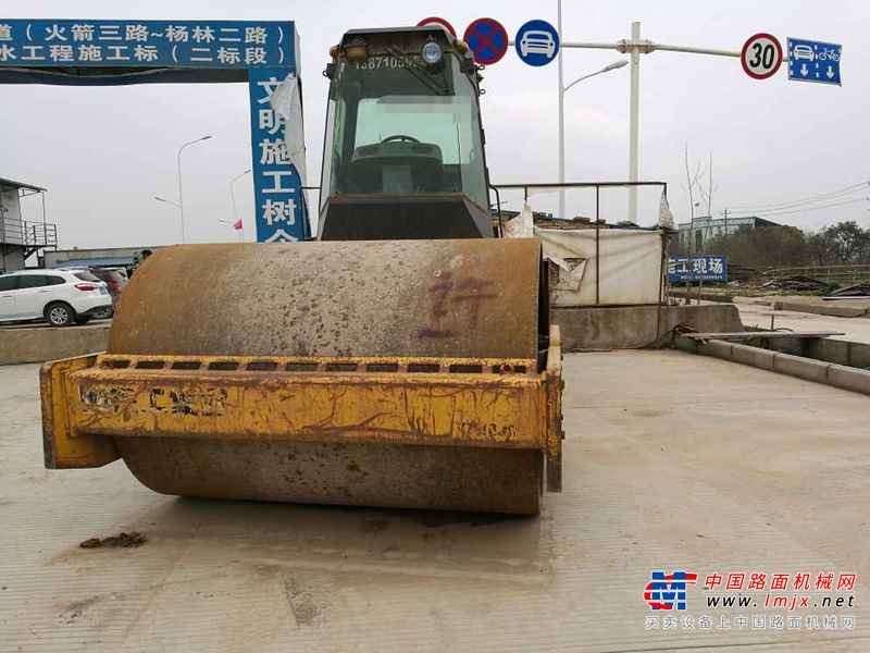 湖北出售转让二手10000小时2007年徐工YZ18JC单钢轮压路机