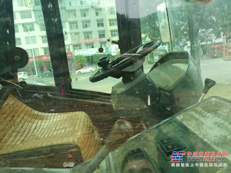 湖北出售转让二手6000小时2009年洛阳路通LTJ2125单钢轮压路机