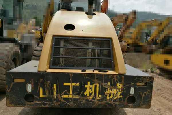 云南出售转让二手5000小时2010年山工SEM8220单钢轮压路机