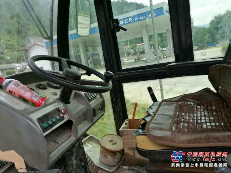 云南出售转让二手8600小时2008年洛阳路通LT220B单钢轮压路机