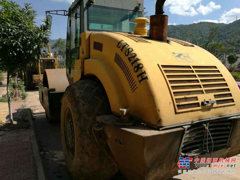 云南出售转让二手7500小时2009年洛阳路通LT220B单钢轮压路机