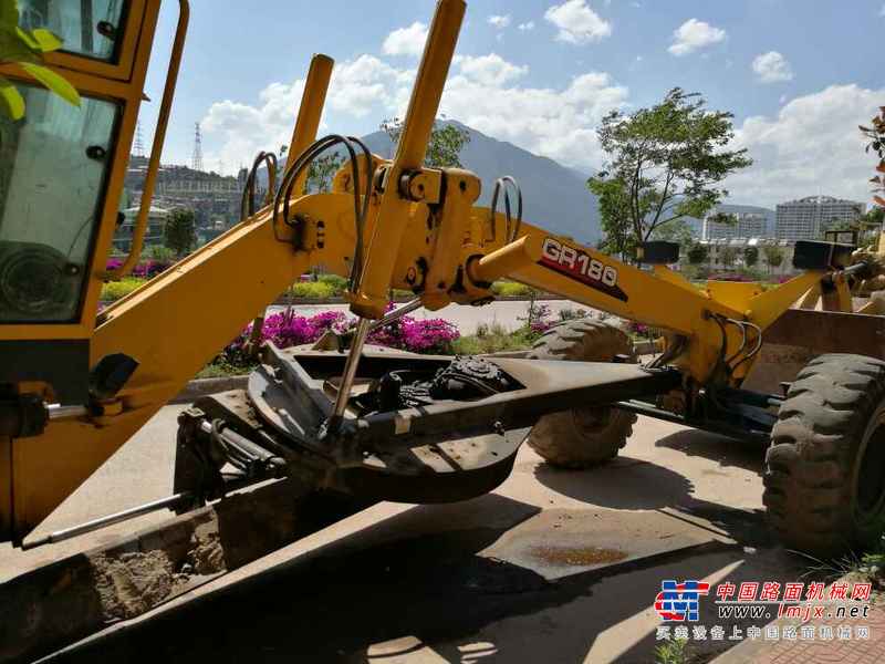 云南出售转让二手7000小时2009年徐工GR180平地机