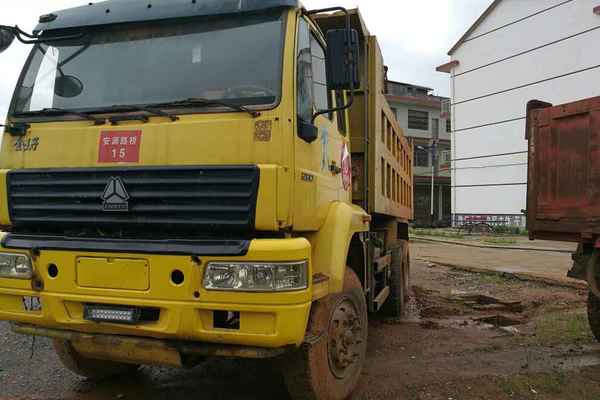 江西出售转让二手2011年中国重汽斯太尔ZZ1316M4666F自卸车